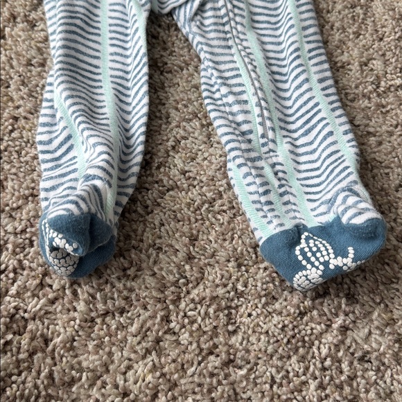 Burt’s Bees sleeper/footie - Picture 4 of 5